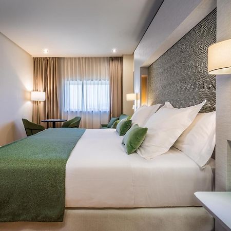 Hotel Barcelo Granada Congress Esterno foto A room at the hotel