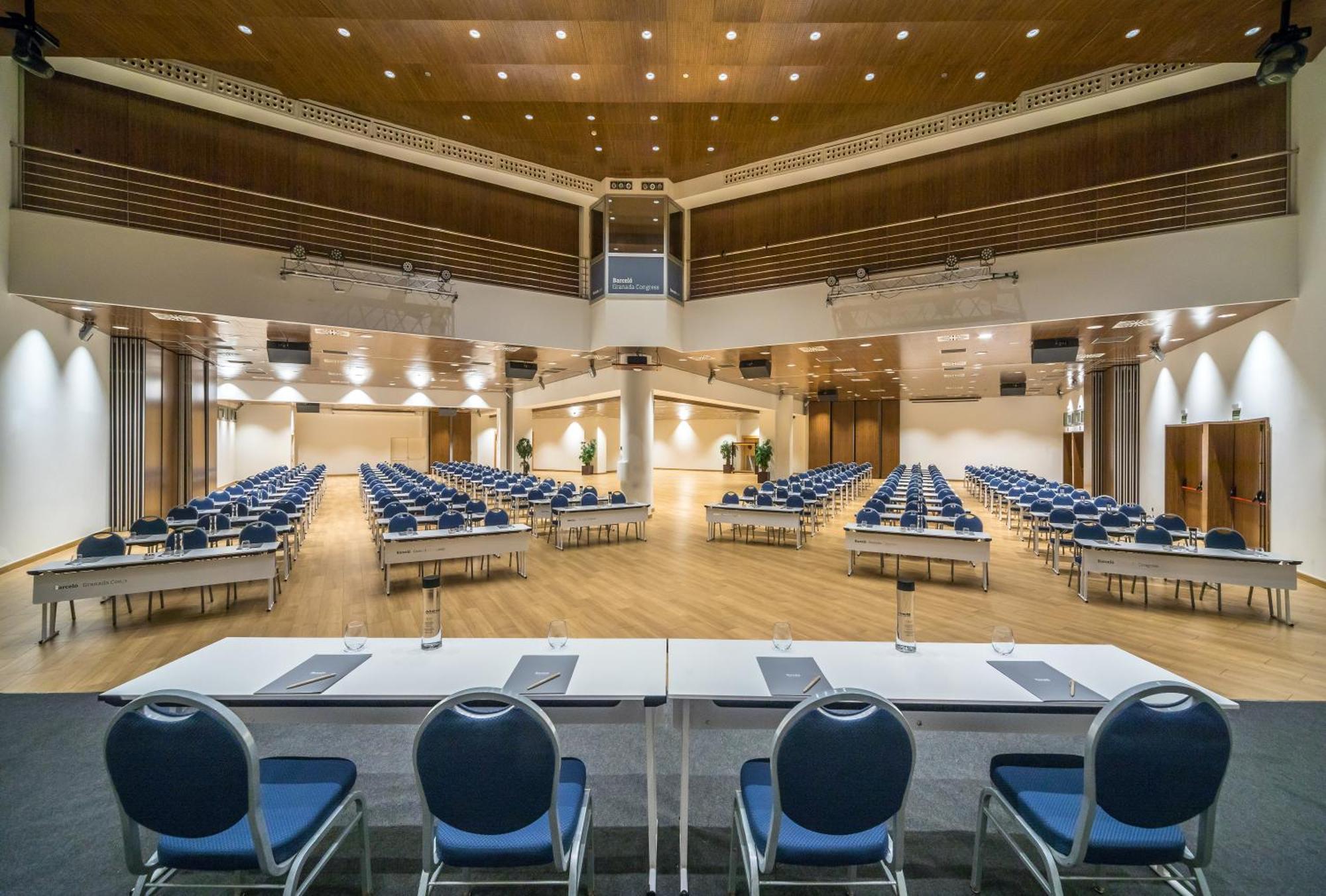 Hotel Barcelo Granada Congress Esterno foto The main conference hall