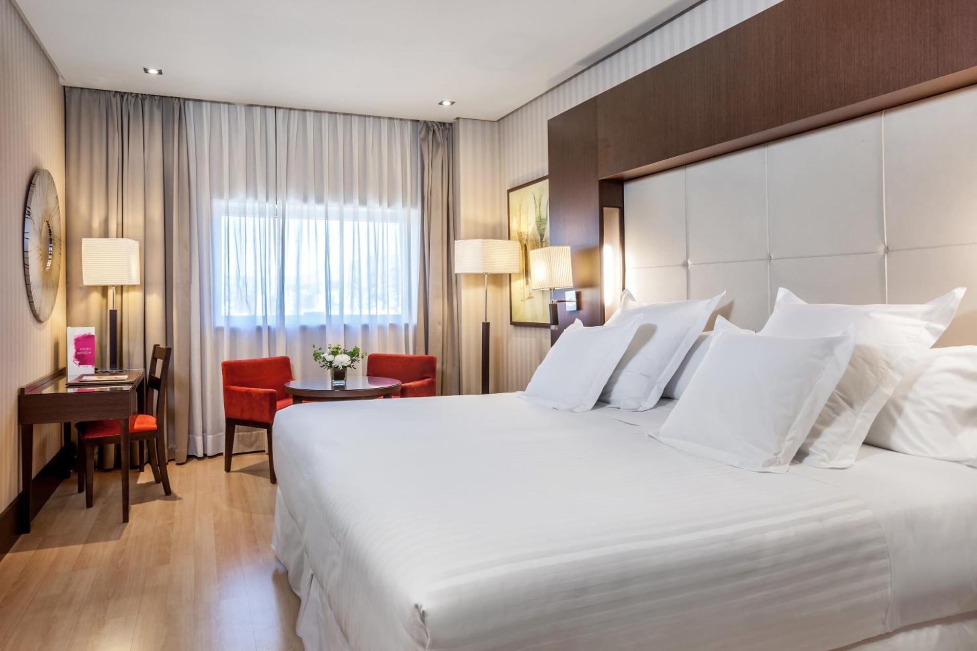 Hotel Barcelo Granada Congress Esterno foto A room at Hotel Hesperia Madrid