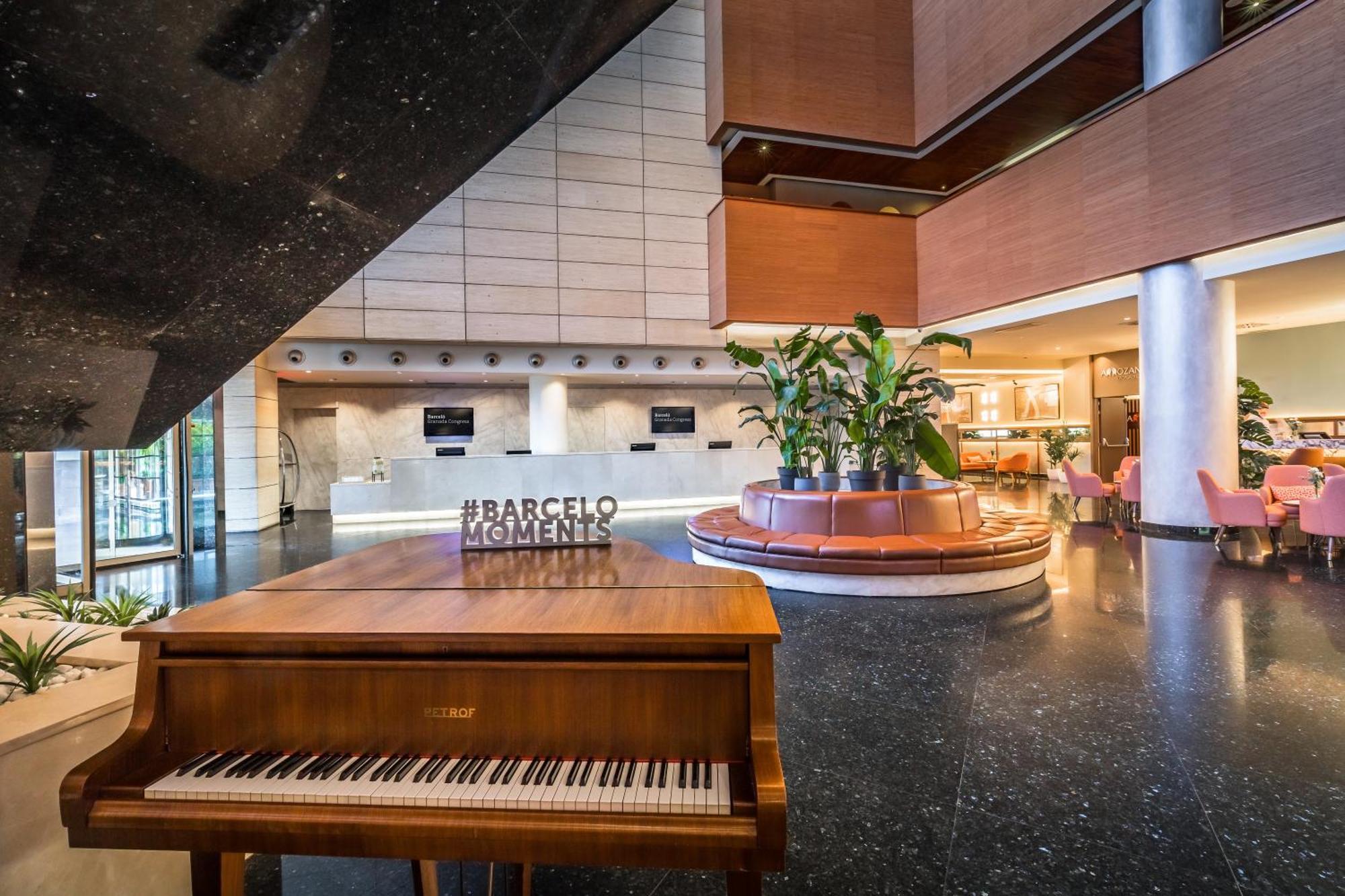 Hotel Barcelo Granada Congress Esterno foto Lobby