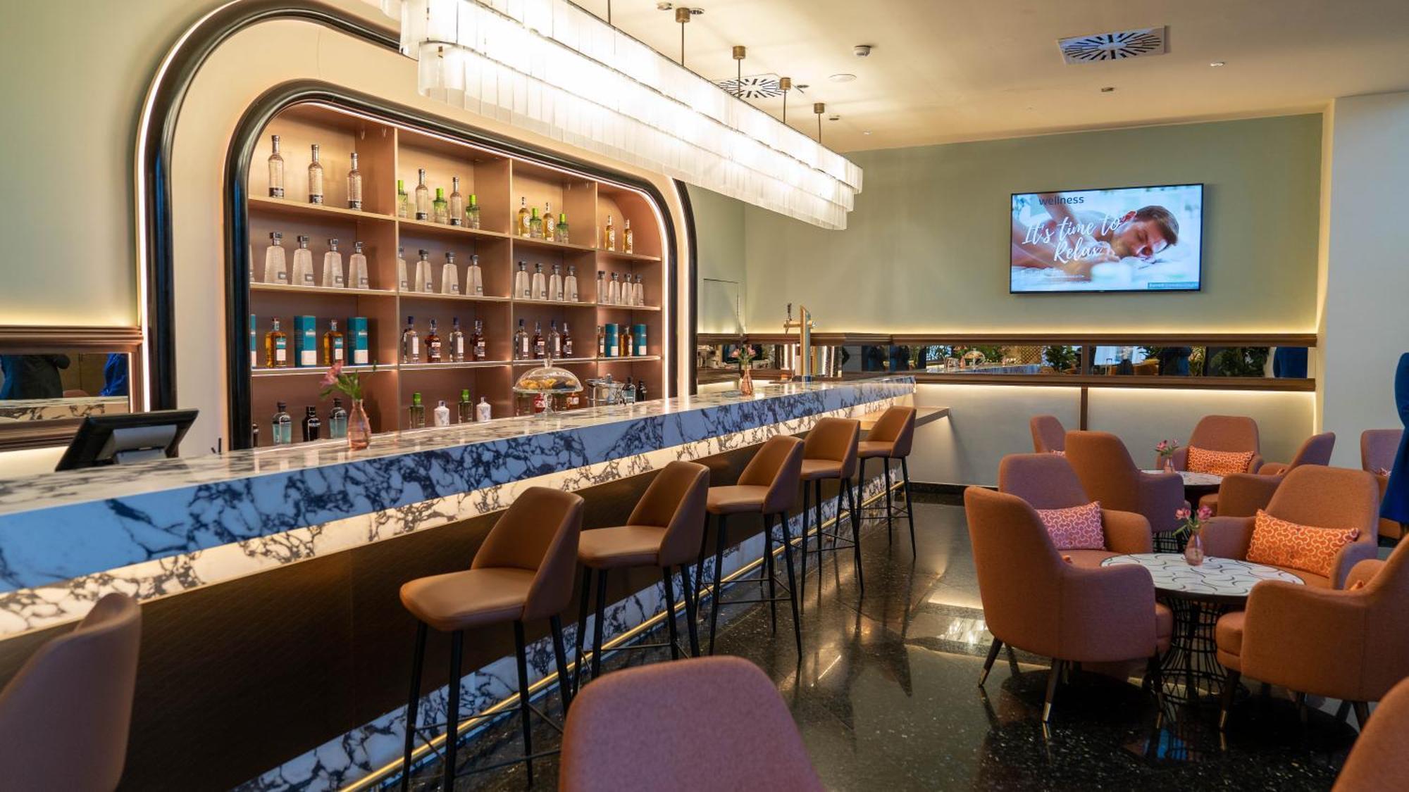 Hotel Barcelo Granada Congress Esterno foto The bar at the lounge