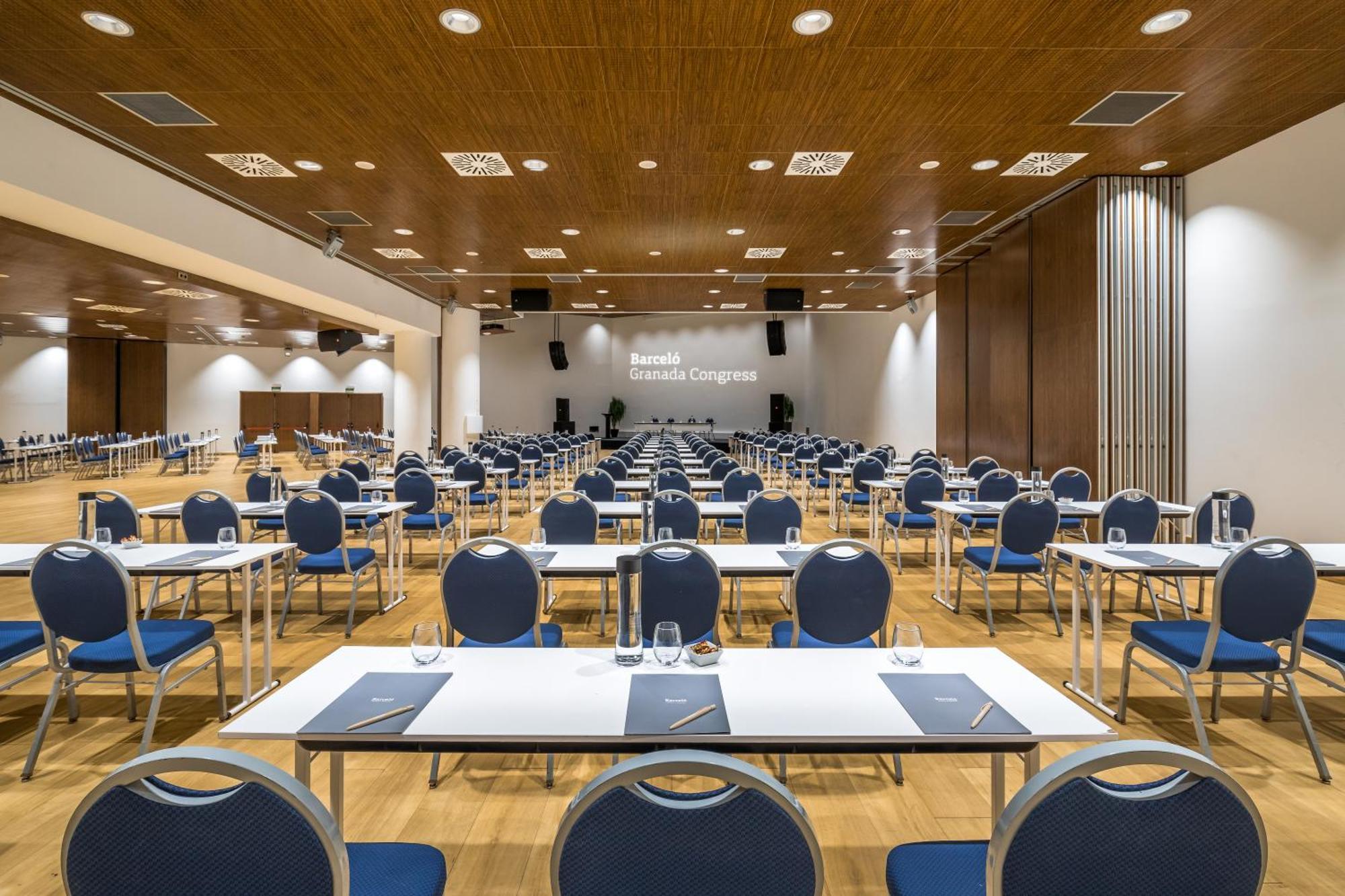 Hotel Barcelo Granada Congress Esterno foto The main conference room
