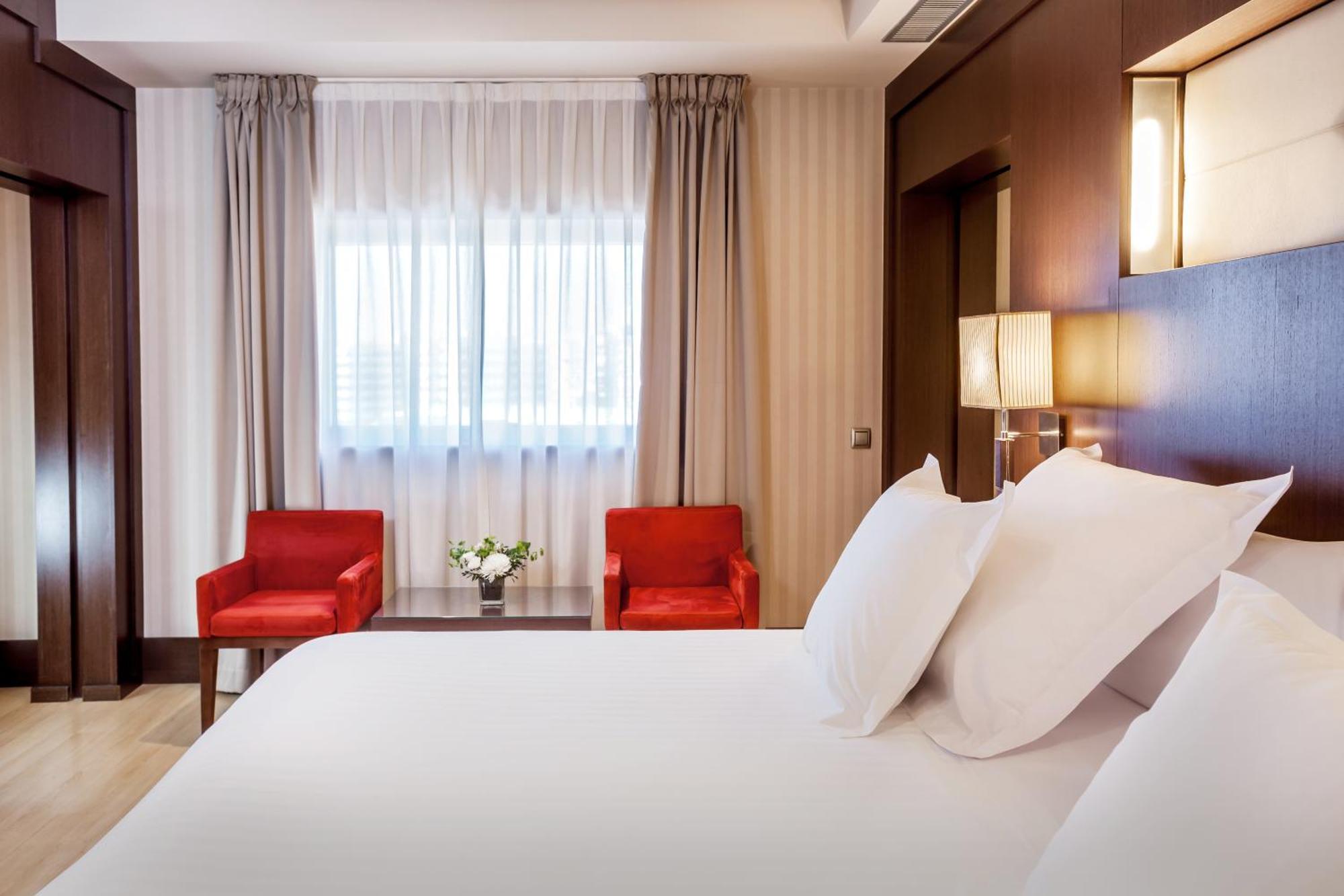 Hotel Barcelo Granada Congress Esterno foto A room at NH Hoteles