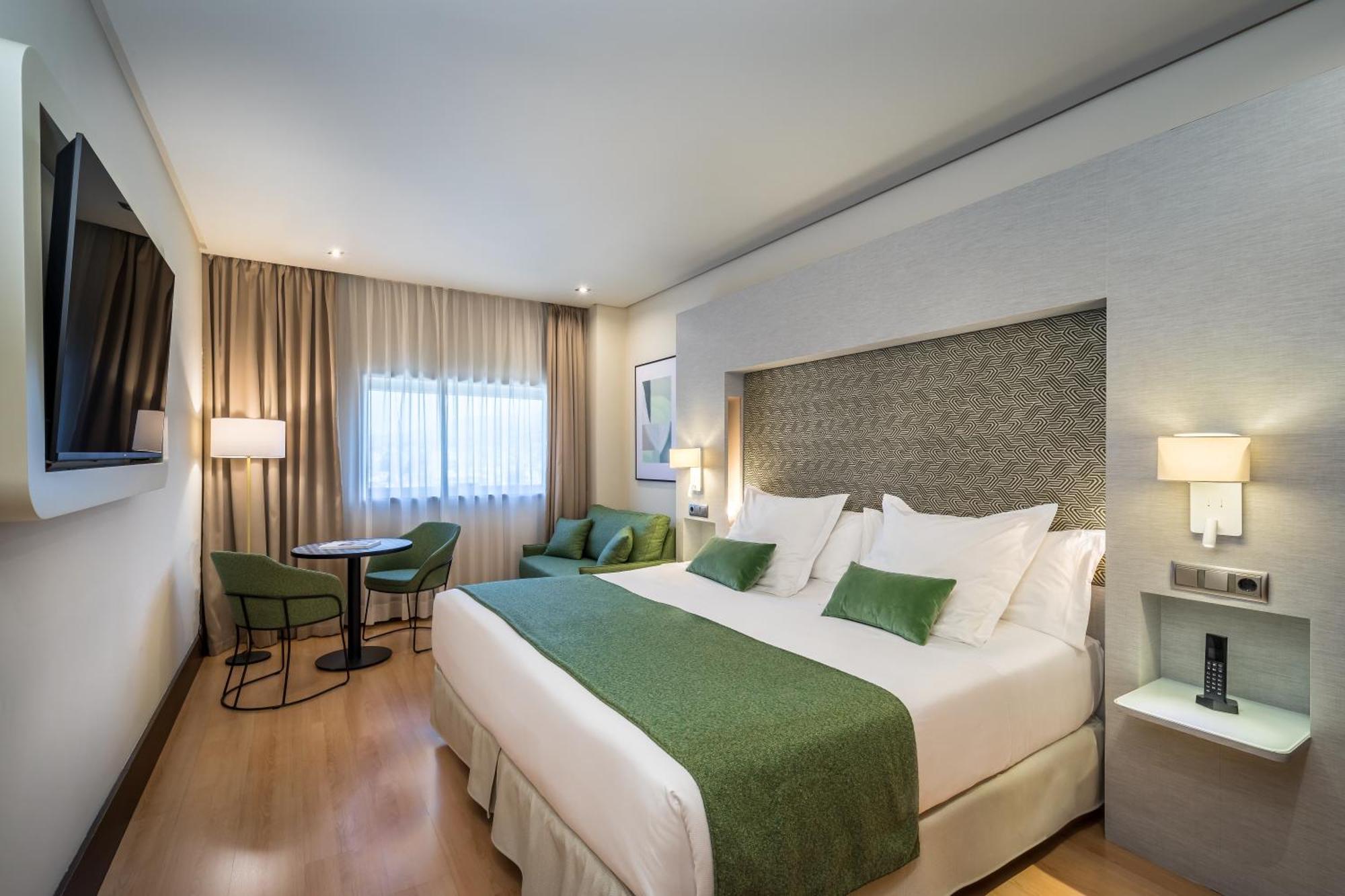 Hotel Barcelo Granada Congress Esterno foto Standard room